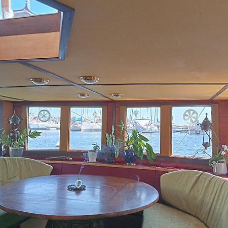 Hotel Bateau De Pirates Gruissan Exterior foto